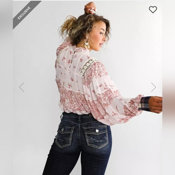 Gimmicks Pieced Chiffon Top Pink Size Medium NWT - Picture 3 of 16